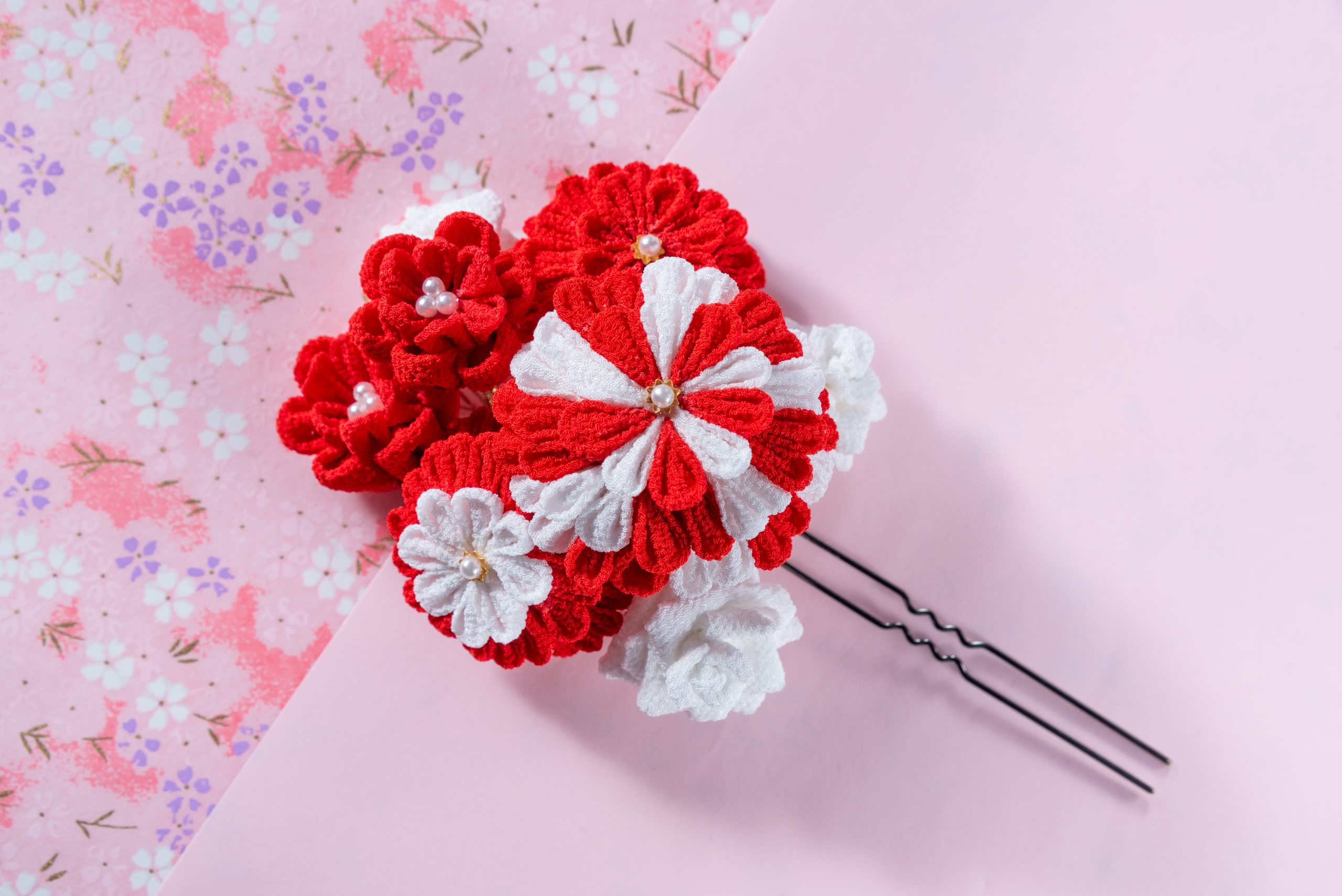 紅白花のつまみ細工かんざし